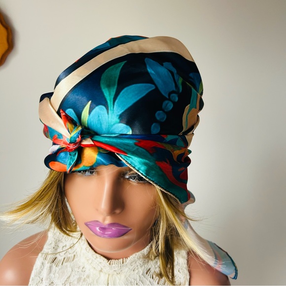 Colorful Floral  Scarf 85cm/85cm - Picture 3 of 5